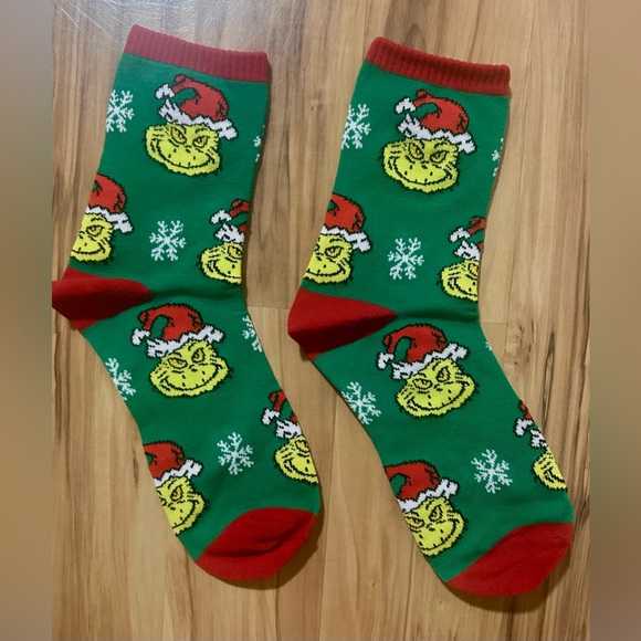 Festive Green Grinch Socks Women’s / Men One Size - Picture 2 of 3